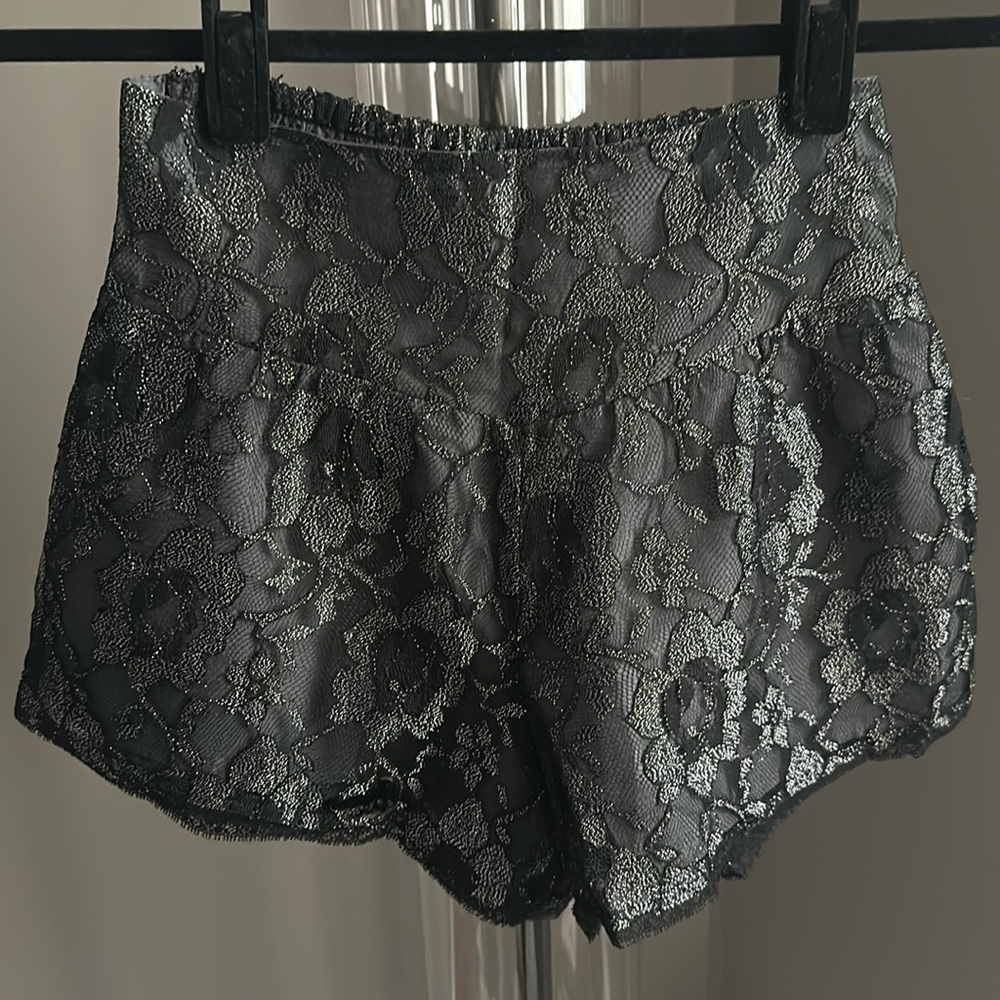 Urban Outfitters | Staring at Stars Shorts - XS
